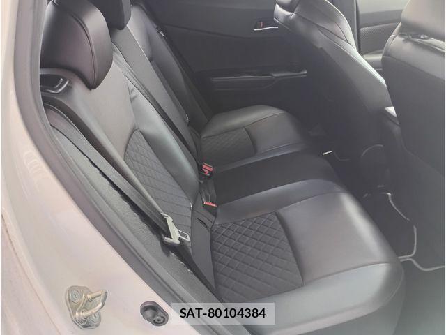 Toyota C-HR 2018-02 7326162-15