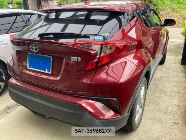 Toyota C-HR 2017-04 7357141-10
