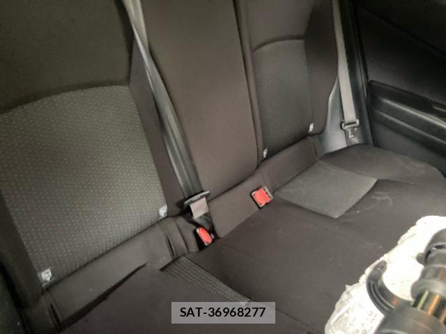 Toyota C-HR 2017-04 7357141-11