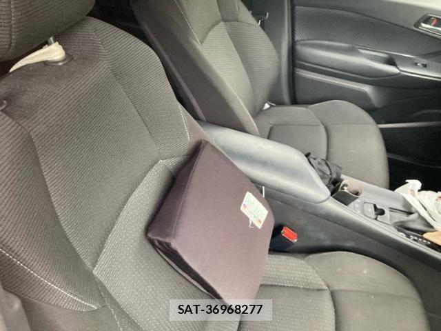 Toyota C-HR 2017-04 7357141-12