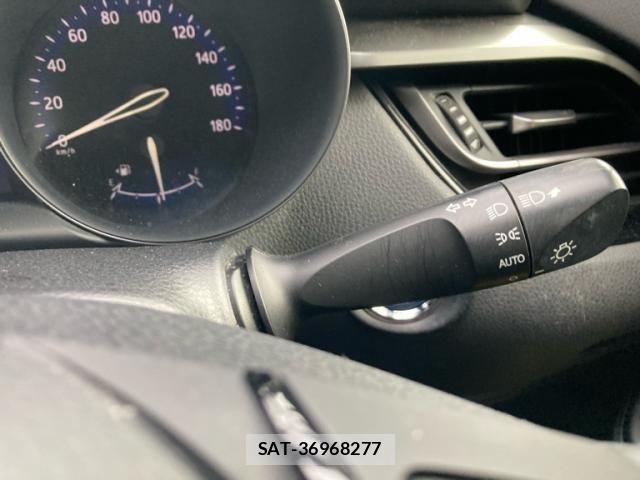 Toyota C-HR 2017-04 7357141-18