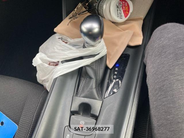 Toyota C-HR 2017-04 7357141-21