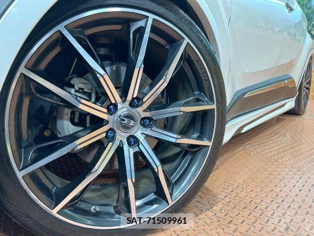 Toyota C-HR 2018-02 7357132-12