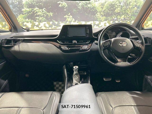 Toyota C-HR 2018-02 7357132-1