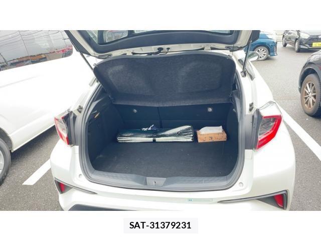 Toyota C-HR 2017-09 7357149-21