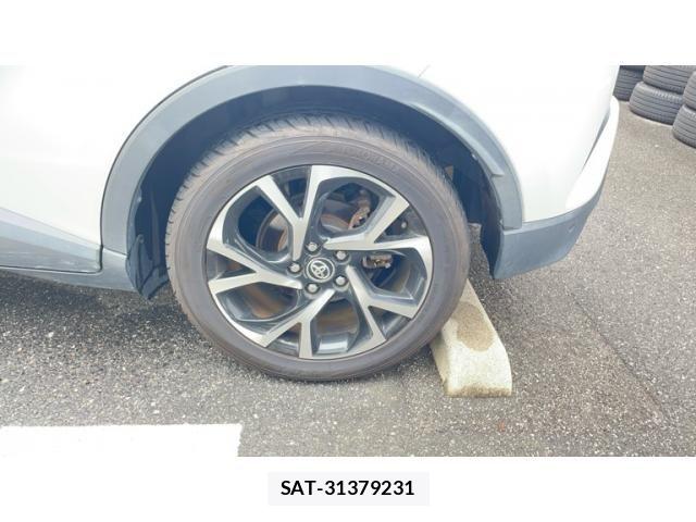 Toyota C-HR 2017-09 7357149-3