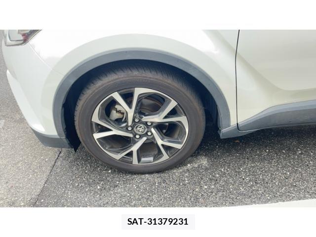 Toyota C-HR 2017-09 7357149-4