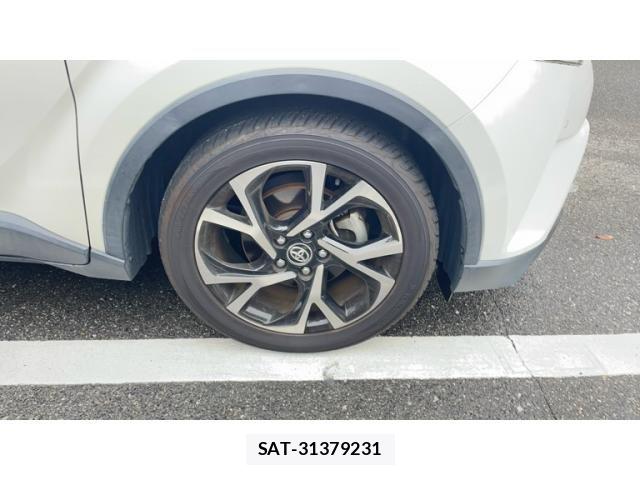 Toyota C-HR 2017-09 7357149-5