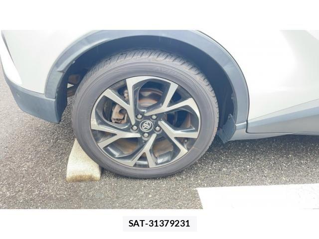 Toyota C-HR 2017-09 7357149-6