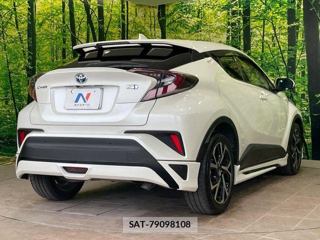 Toyota C-HR 2017-06 7357142-16