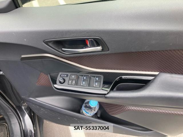 Toyota C-HR 2018-02 7357151-11