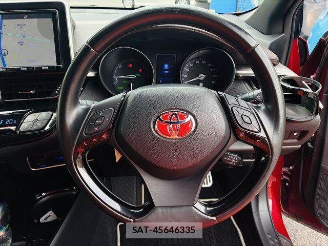 Toyota C-HR 2017-11 7357145-10