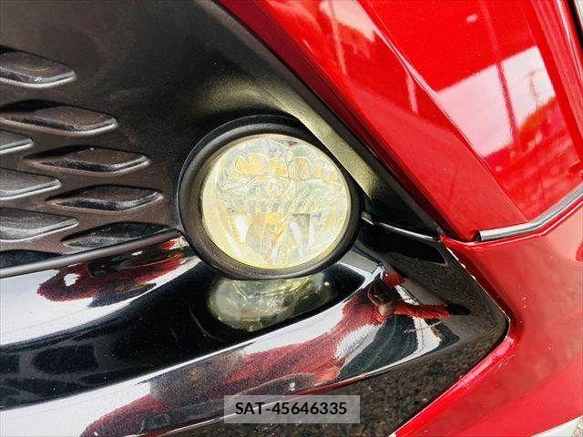 Toyota C-HR 2017-11 7357145-12