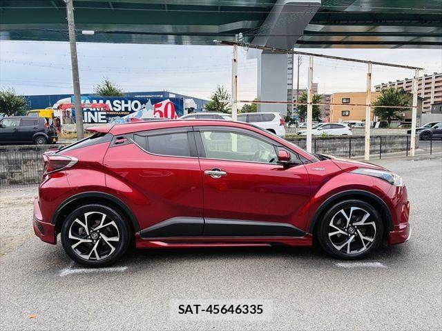 Toyota C-HR 2017-11 7357145-16