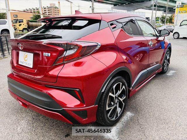 Toyota C-HR 2017-11 7357145-17