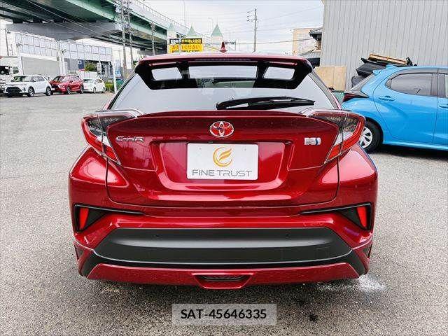 Toyota C-HR 2017-11 7357145-18
