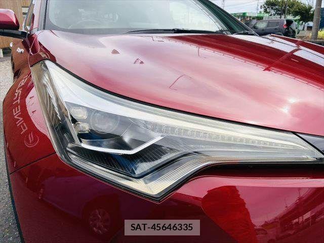 Toyota C-HR 2017-11 7357145-22