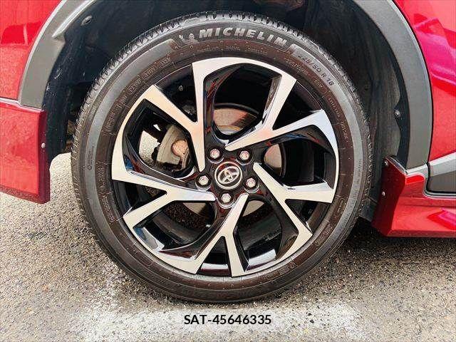 Toyota C-HR 2017-11 7357145-27