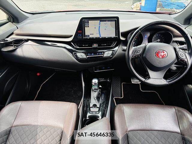 Toyota C-HR 2017-11 7357145-2