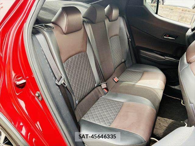 Toyota C-HR 2017-11 7357145-8