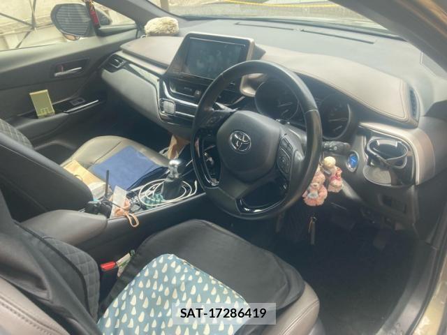 Toyota C-HR 2022-03 7357137-9