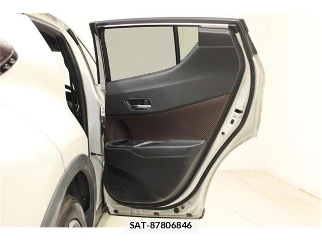 Toyota C-HR 2017-02 7357143-29