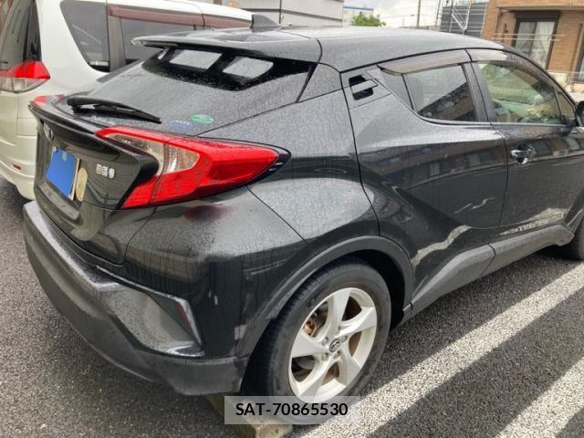 Toyota C-HR 2017-07 7357147-2