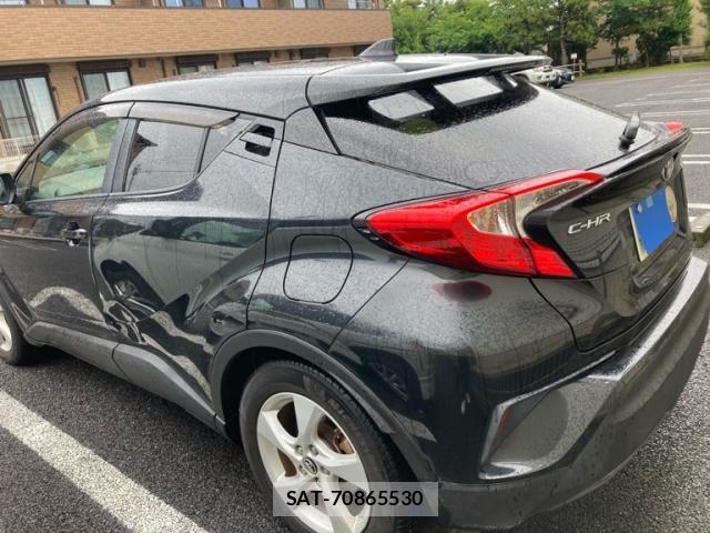 Toyota C-HR 2017-07 7357147-3