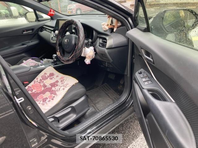 Toyota C-HR 2017-07 7357147-6