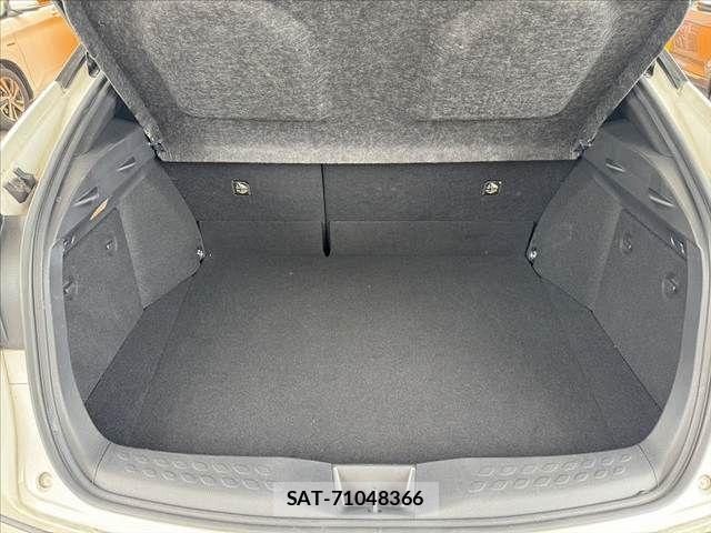 Toyota C-HR 2017-06 7357144-19