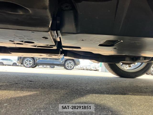 Toyota C-HR 2018-09 7453447-12