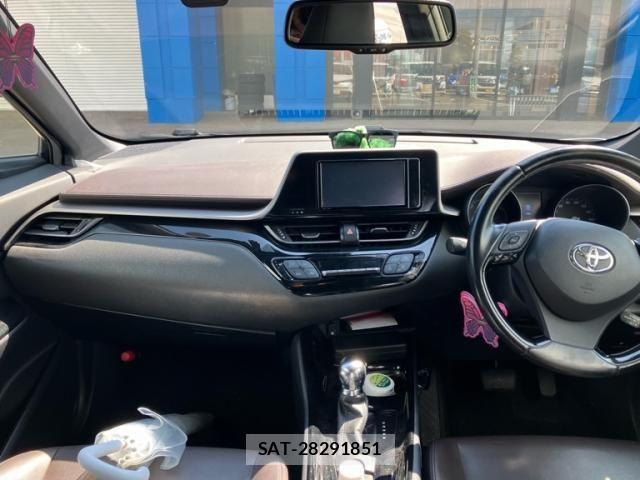 Toyota C-HR 2018-09 7453447-15