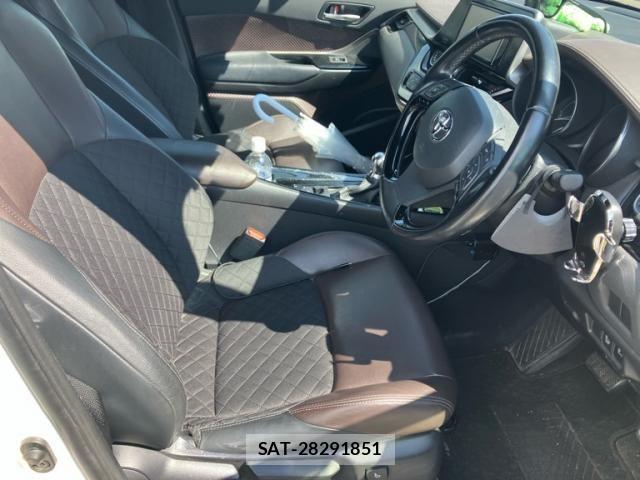 Toyota C-HR 2018-09 7453447-16