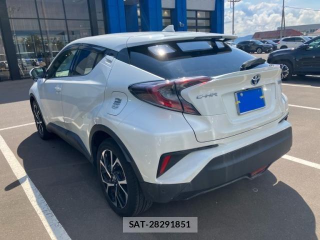 Toyota C-HR 2018-09 7453447-1