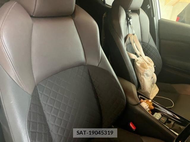 Toyota C-HR 2018-01 7453445-9