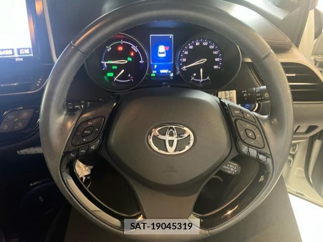 Toyota C-HR 2018-01 7453445-11