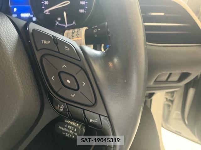 Toyota C-HR 2018-01 7453445-12