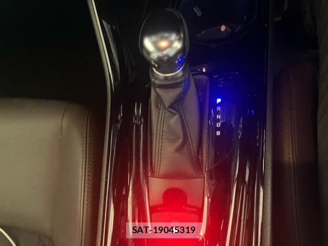Toyota C-HR 2018-01 7453445-17