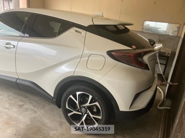 Toyota C-HR 2018-01 7453445-2