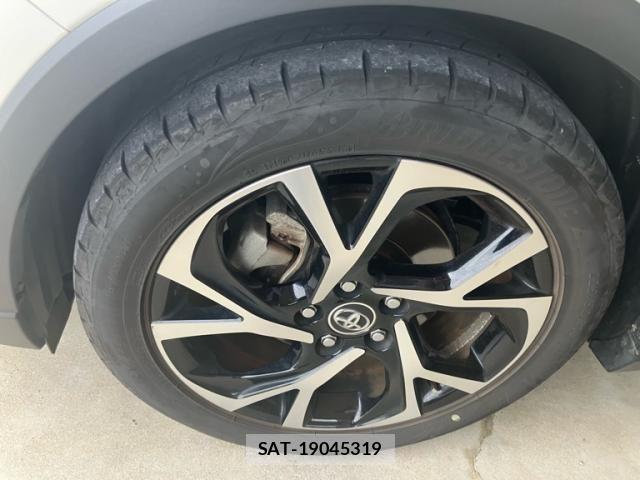Toyota C-HR 2018-01 7453445-4