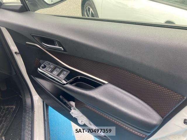 Toyota C-HR 2018-03 7453444-10