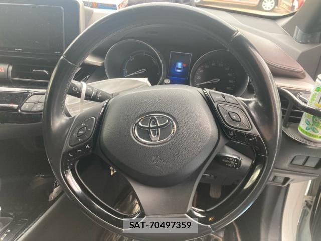 Toyota C-HR 2018-03 7453444-12