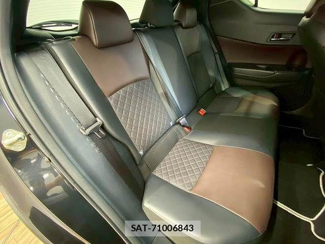 Toyota C-HR 2018-07 7499885-11