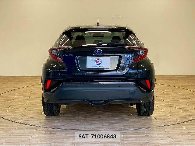 Toyota C-HR 2018-07 7499885-13