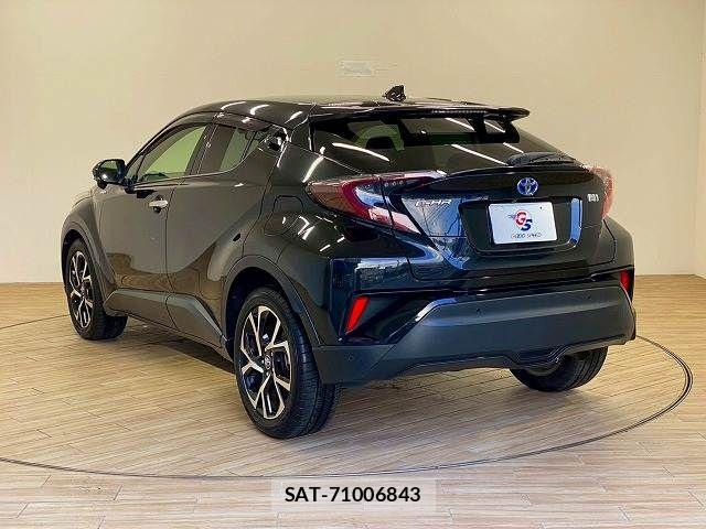 Toyota C-HR 2018-07 7499885-15