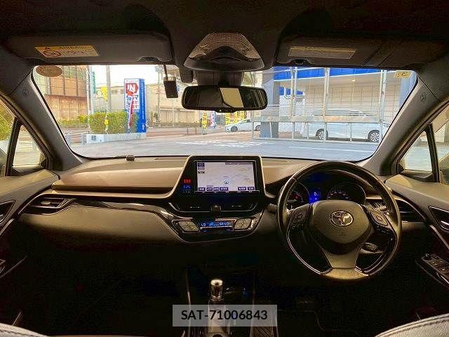 Toyota C-HR 2018-07 7499885-2