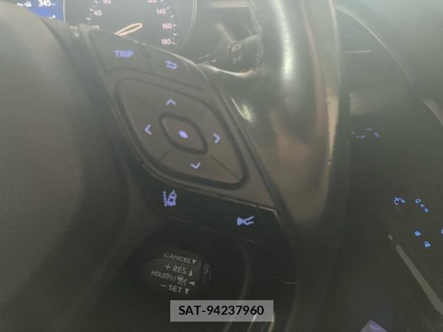 Toyota C-HR 2018-08 7499894-13