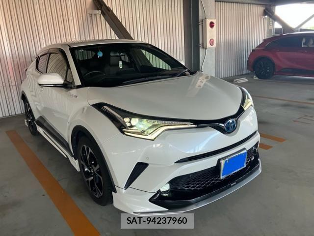 Toyota C-HR 2018-08 7499894-1