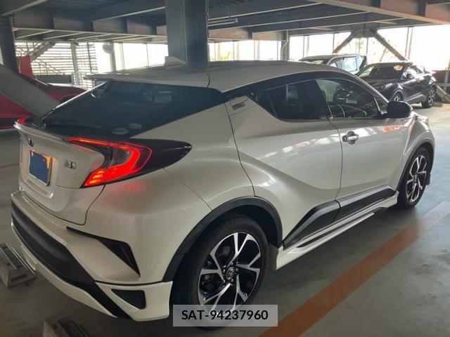 Toyota C-HR 2018-08 7499894-2