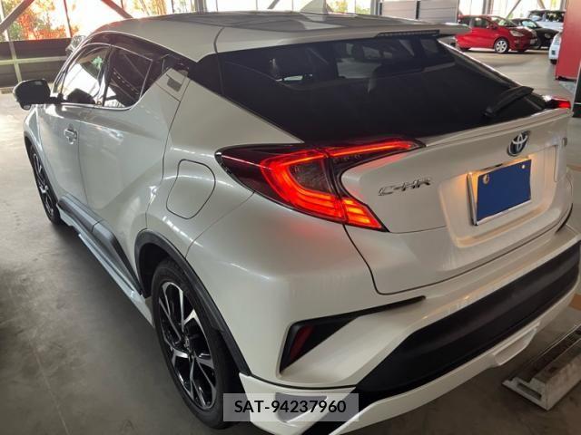 Toyota C-HR 2018-08 7499894-3